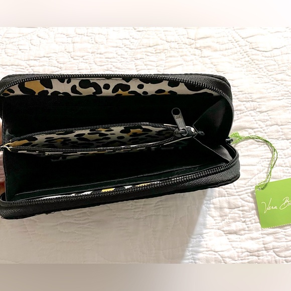 VERA BRADLEY Classic quilted Accordion Wallet color Black size 8x5 NWT - Picture 5 of 9